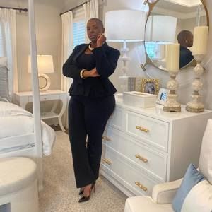 Meet your Posher, Nicole